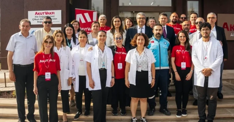 akut-vakfindan-hataya-saglik-destegi-XBHOHERe.webp