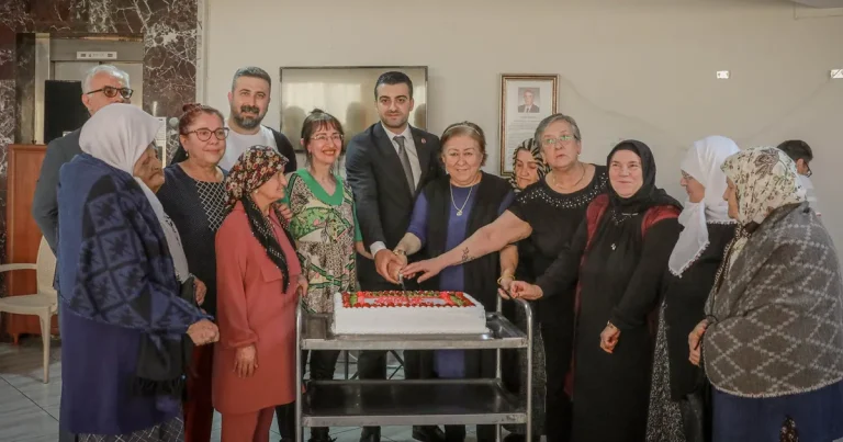 ankara-keciorende-huzurevi-sakinlerine-surpriz-ziyaret-3uxtG4Tt.webp