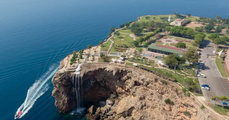antalya-muratpasada-hayaller-desende-8rYZNq8h.webp