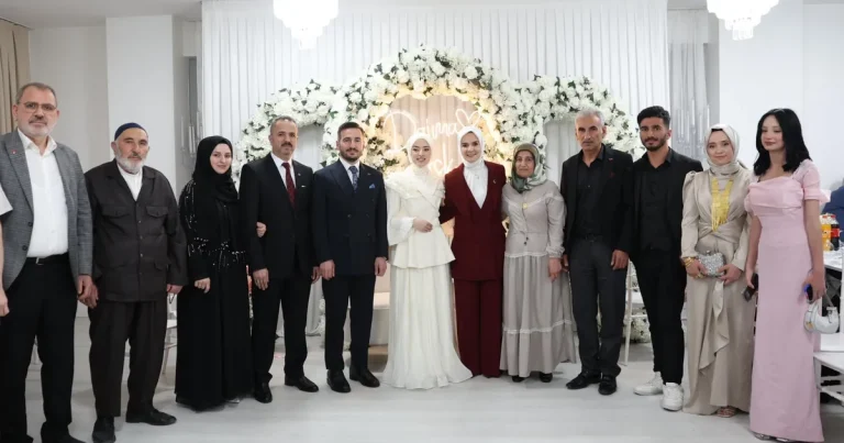 bakan-goktas-gence-kiz-istedi-fKuXfDdC.webp