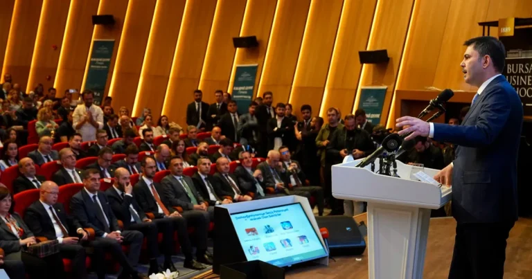 bakan-kurum-marmarada-kirlilik-yuku-artiyor-belediyelere-musilaj-uyarisi-KESdBiqC.webp