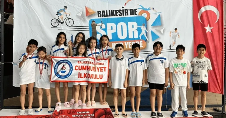 balikesir-buyuksehirin-minikleri-madalyalari-topladi-I3WcySKT.webp