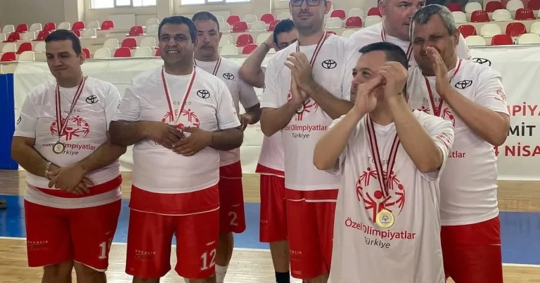 balikesirli-ozel-cocuklar-altin-madalyalari-ayvalika-getirdi-OZIuzNM3.webp