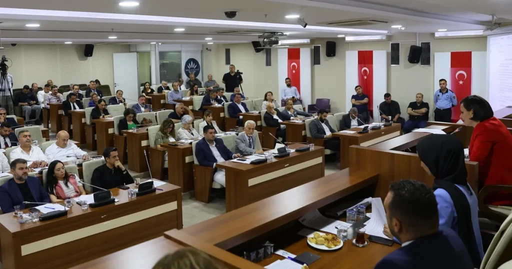 baskan-kinaydan-emek-ve-halk-vurgusu-pDmNphUm.webp