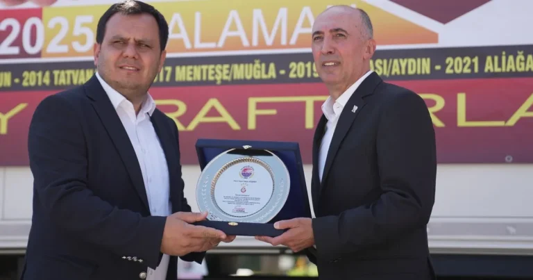 bremenden-uzanan-dost-eli-dalamana-ulasti-IHkme3Hf.webp