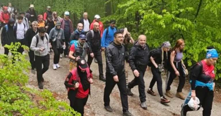 bursa-inegolde-19-mayis-doga-yuruyusu-ile-basladi-dSMruNLv.webp