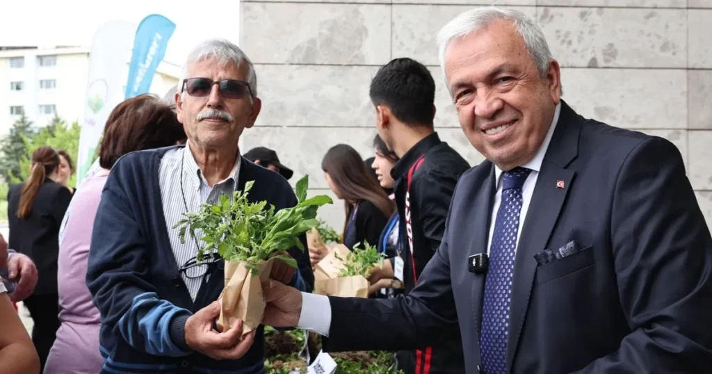 bursa-niluferde-310-bin-fide-vatandaslarla-bulusuyor-XWIEkweY.webp