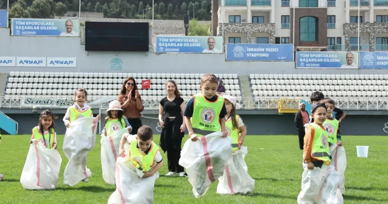bursa-niluferde-miniklerden-tatli-mucadele-jdPlTTkT.webp