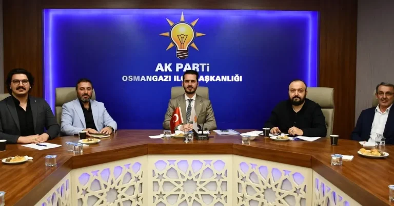 bursa-osmangazide-ak-parti-mahalle-baskanlariyla-bulustu-AZZs3u4D.webp