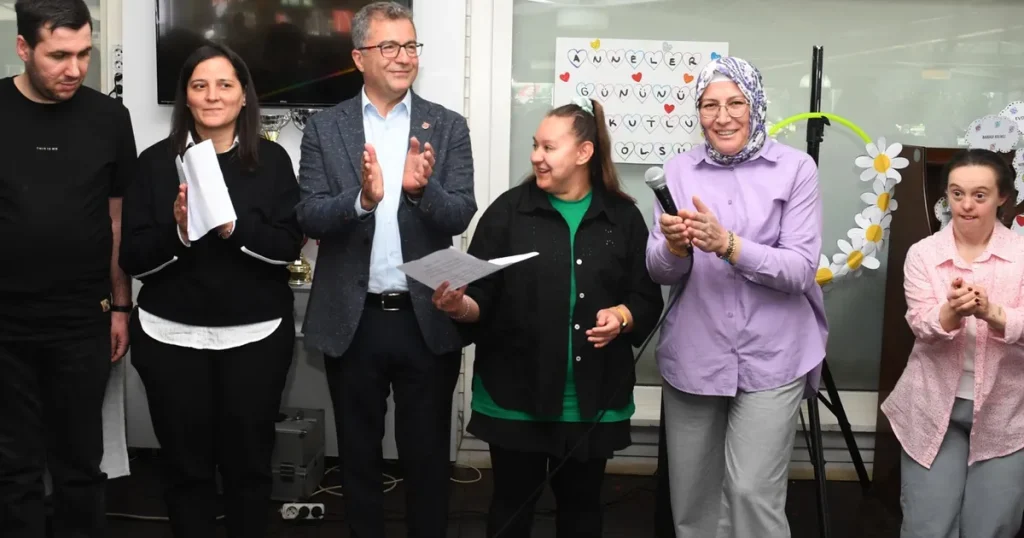 bursa-osmangazide-ozel-gereksinimli-bireyler-cok-mutlu-gg6UhgJz.webp