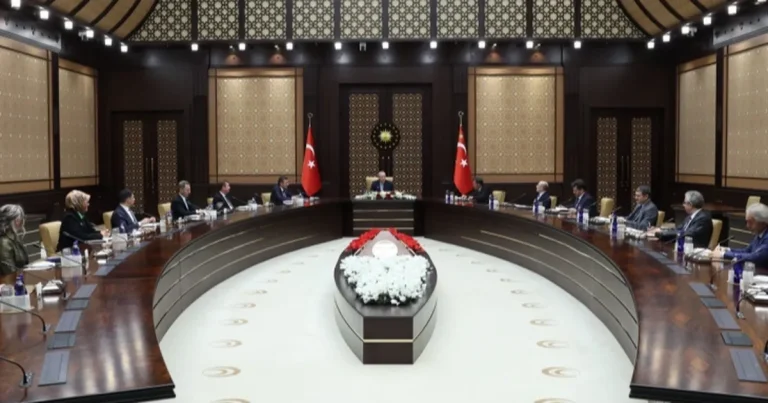 cumhurbaskani-erdogan-politika-kurullarindan-2028-vizyonu-bekliyor-CluRyKza.webp