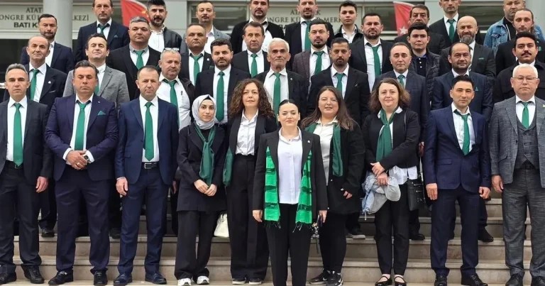 dagderde-ilk-kadin-baskan-derya-basak-8mskbqAI.webp