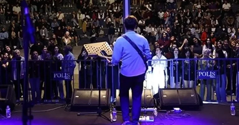 denizlide-genclik-konserleri-ile-bayram-coskusu-1e96ur65.webp