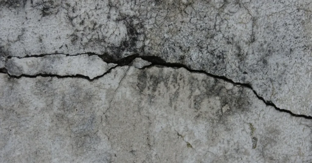 deprem-korkusuyla-nasil-bas-edilir-gCD7wqcu.webp