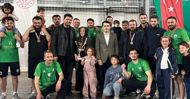 duzce-yigilcada-kurumlar-arasi-voleybolda-ahde-vefa-mIT2Irlk.webp