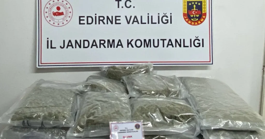 edirne-jandarmasindan-skunk-operasyonu-6dTUzywd.webp