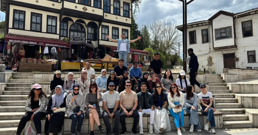 gencler-sakaryayi-buyuksehirle-kesfetti-nuQyuGyU.webp
