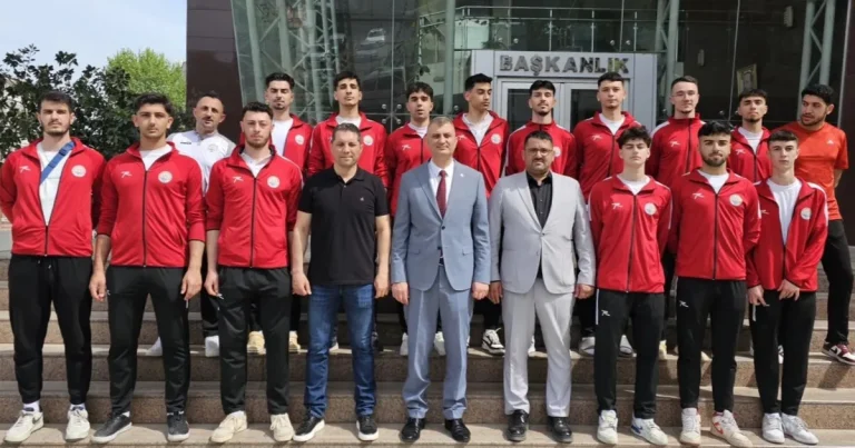 golcuklu-voleybolcularin-hedefi-turkiye-sampiyonasi-O4vOttHV.webp