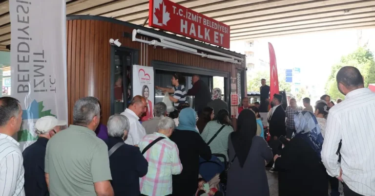 halk-et-mobil-aracina-korfezde-yogun-ilgi-22Ky9SbQ.webp