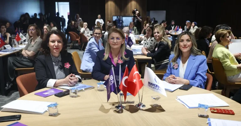 istanbul-bakirkoyde-kadinlar-icin-guvenli-yasam-calistayi-XZWnwbwR.webp