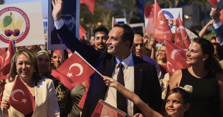 izmir-bornovada-19-mayis-coskusu-heyecani-jsjWwQ6T.webp