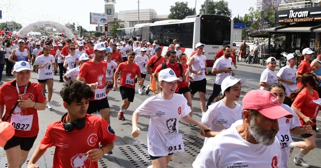 izmir-karabaglarda-19-mayis-coskusu-gwBYNnRw.webp