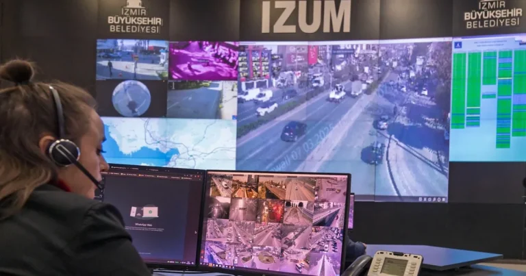 izmirde-akilli-kavsaklar-ile-akici-trafik-46qH9K2e.webp