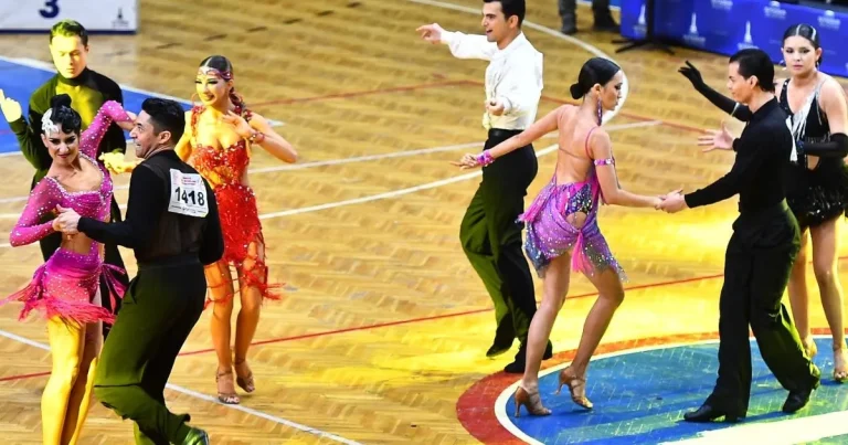izmirde-danscilarin-kiyasiya-rekabeti-cBjG7UHe.webp