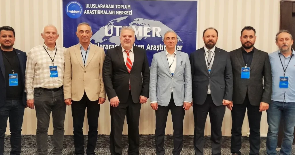 izmirde-taekwondo-ve-teknoloji-bulusmasi-ZriCgD22.webp