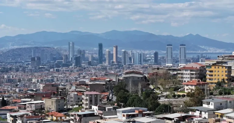 izmirin-deprem-ve-heyelan-riski-arastiriliyor-xhddeJpW.webp