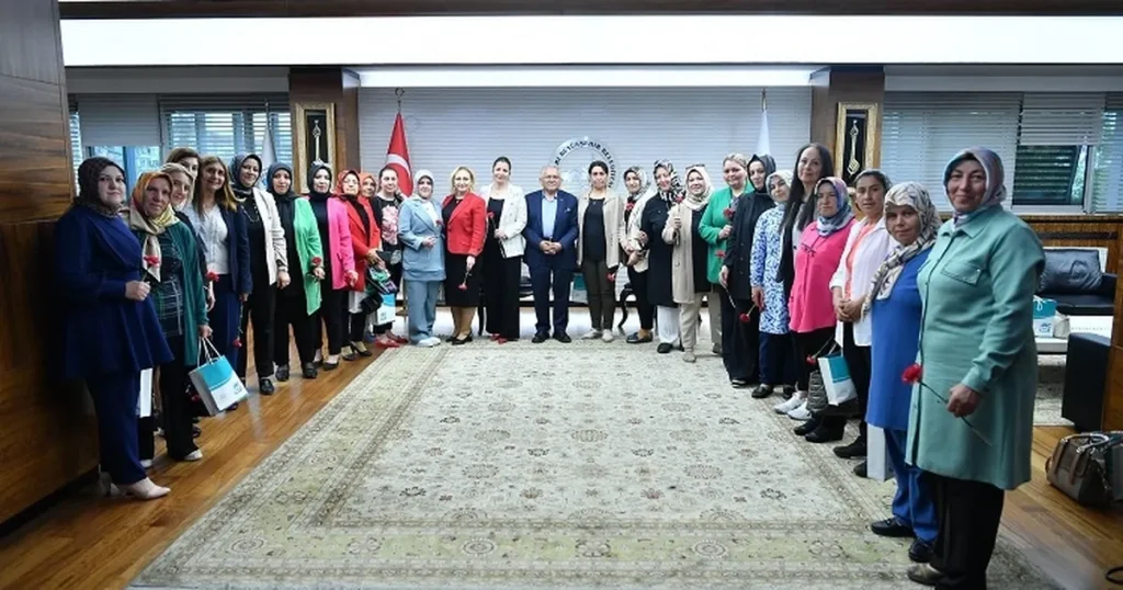 kayseri-buyuksehirden-kadin-muhtarlara-anneler-gunu-toplantisi-izKXkJHP.webp