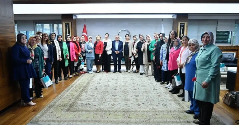 kayseri-buyuksehirden-kadin-muhtarlara-anneler-gunu-toplantisi-izKXkJHP.webp