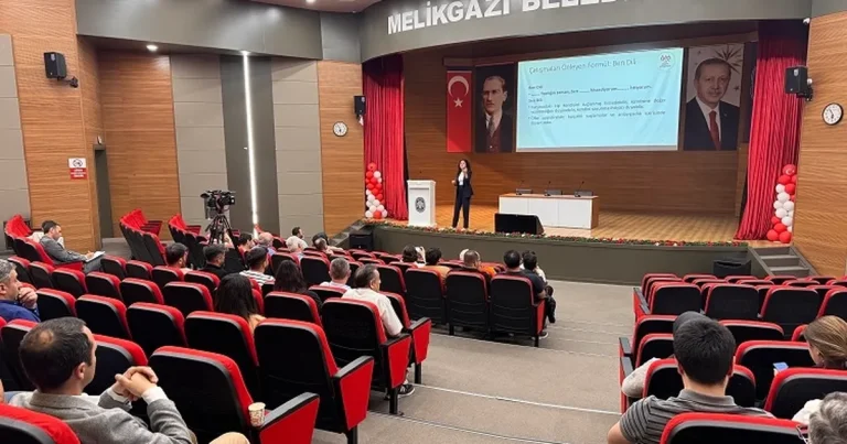 kayseri-melikgaziden-personeline-aile-egitimi-sLevxFJz.webp