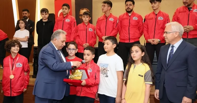 kayseri-talas-meclisine-teknofest-damgasi-BlO75NvJ.webp