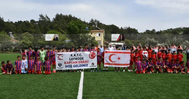 kktcli-minikler-antalya-kumlucada-dostluk-macinda-MvMXQeYc.webp