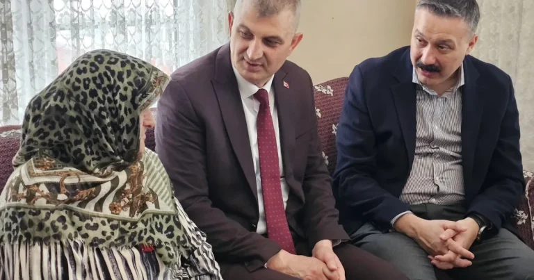 kocaeli-golcukten-annelere-anlamli-ziyaret-OEmBypBl.webp