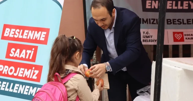 kocaeli-izmitte-minik-kalpler-beslenme-saatiyle-isindi-VzI1hLS5.webp