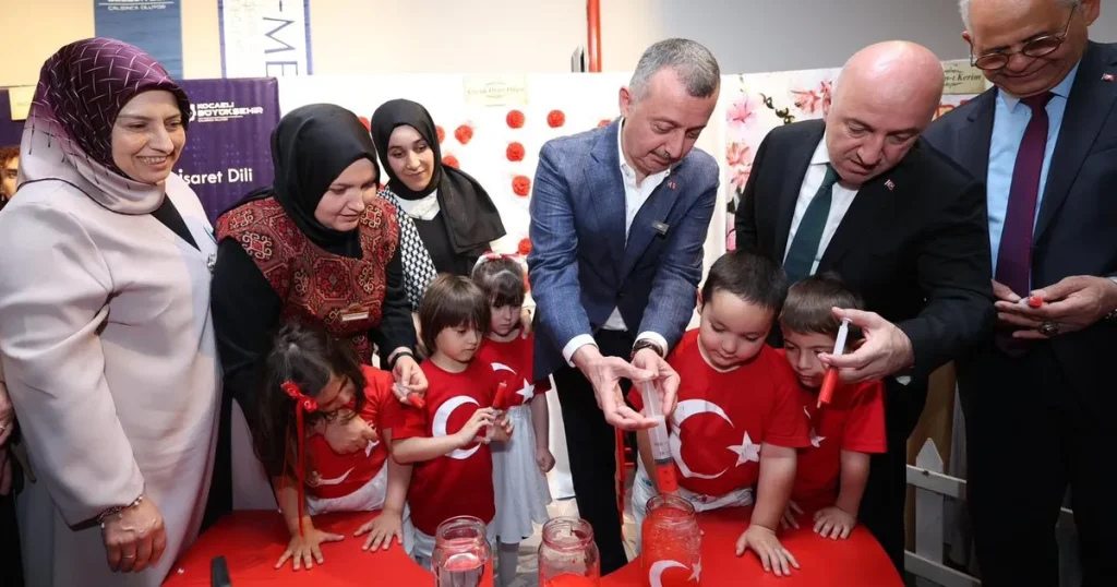 kocaelide-ko-mekin-eserleri-goz-kamastirdi-46PvEfeF.webp