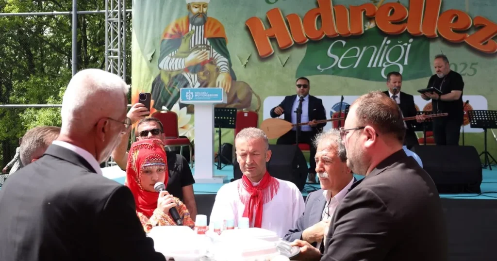 kocaelinde-hidirellez-senlikleri-buyuksehirle-renkli-gecti-uz4q4yx1.webp