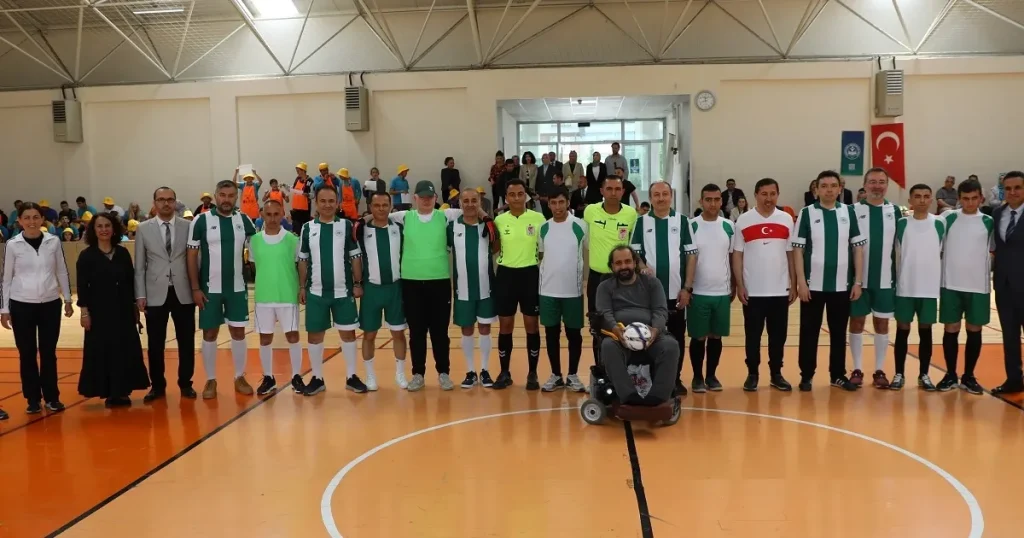 konya-karatayda-ozel-ogrenciler-futsalda-ter-doktu-k5ciuOpF.webp