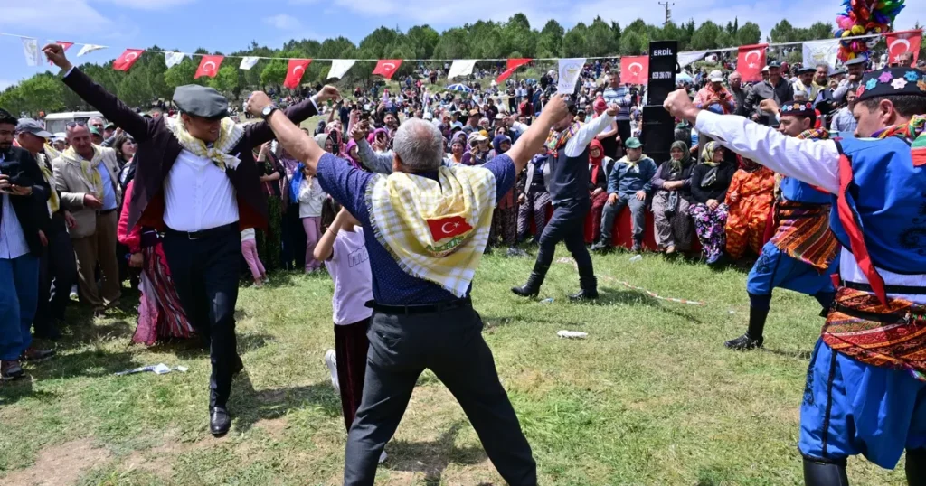 manisa-akhisarda-yoruk-kulturu-yasatildi-tWaXIVJO.webp