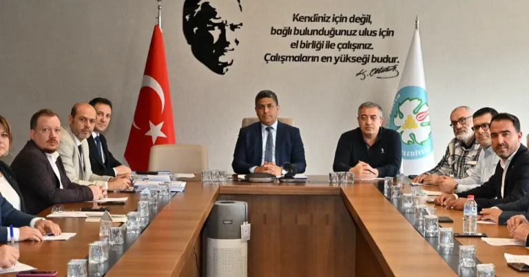 manisada-yeni-encumen-uyeleriyle-ilk-toplanti-yapildi-zYdCyt9P.webp