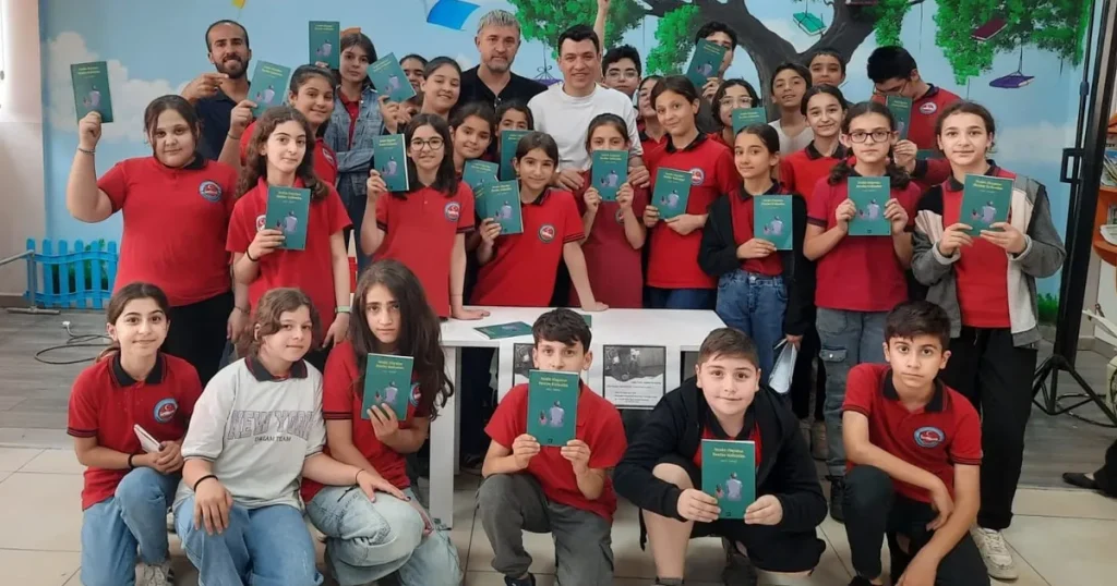 mardinde-yaman-yazar-ogrencilerle-bulustu-p2blODCp.webp