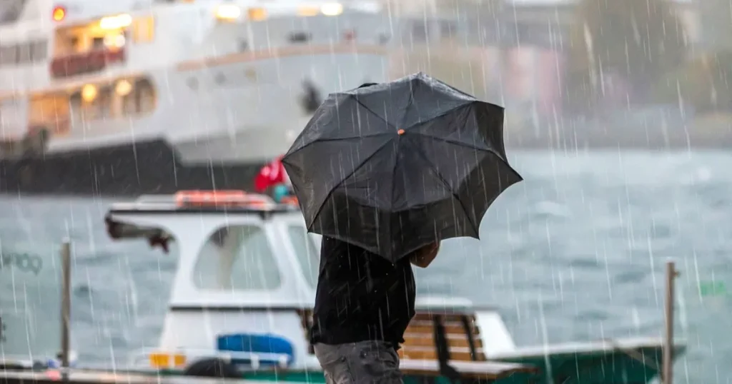 meteorolojiden-saganak-firtina-ve-toz-uyarisi-EEfDEq5b.webp