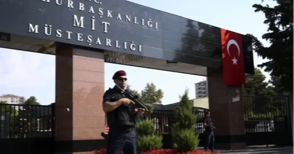 mit-sucustu-yakaladi-sahte-baz-istasyonu-kurmaya-calistilar-zhRF52vs.webp