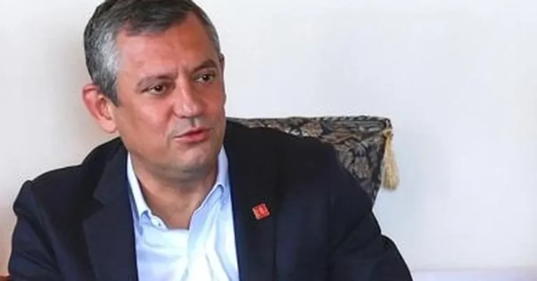 ozgur-ozelden-saldiri-sonrasi-ilk-mesaj-firtinadan-sag-salim-gececegiz-m7rZjmgR.webp