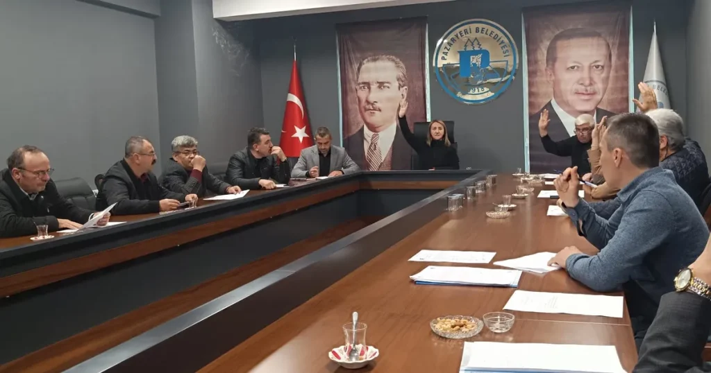 pazaryeri-meclisinde-ittifak-catlagi-DYbzhWbg.webp