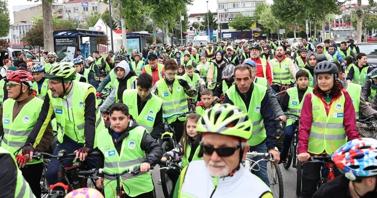 sakaryada-11-geleneksel-trafik-haftasi-etkinlikleri-duzenlendi-Lu7cBTNe.webp