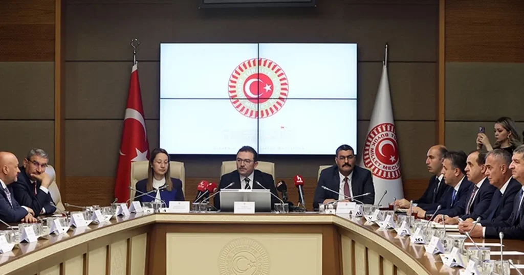 tbmm-komisyonu-kartalkaya-faciasi-icin-bolu-valisini-dinledi-UhePm347.webp