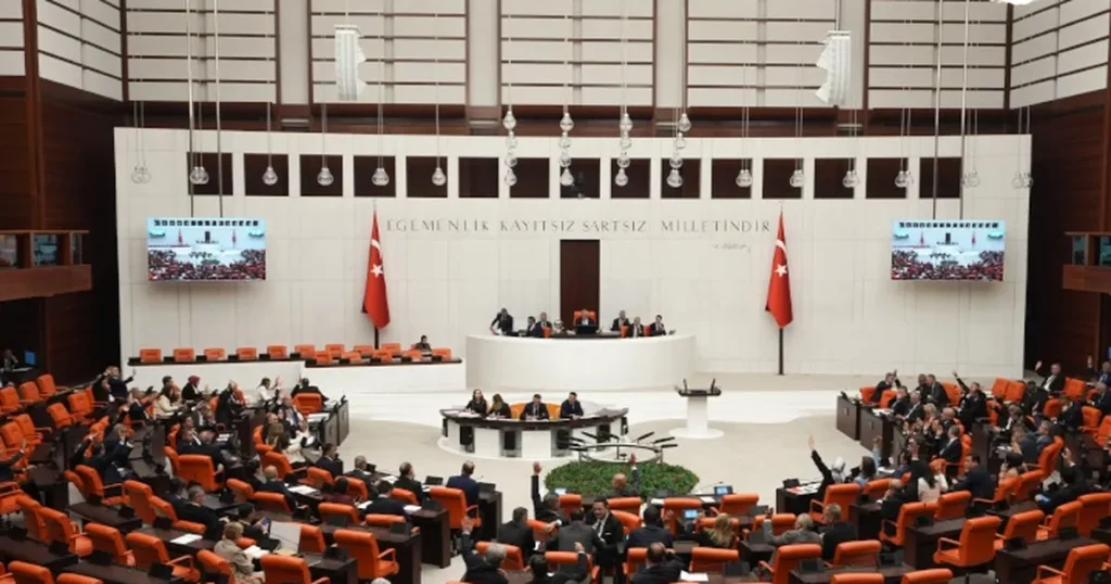 tbmmdeki-kanun-teklifinde-9-madde-daha-kabul-edildi-OADzfRUf.webp